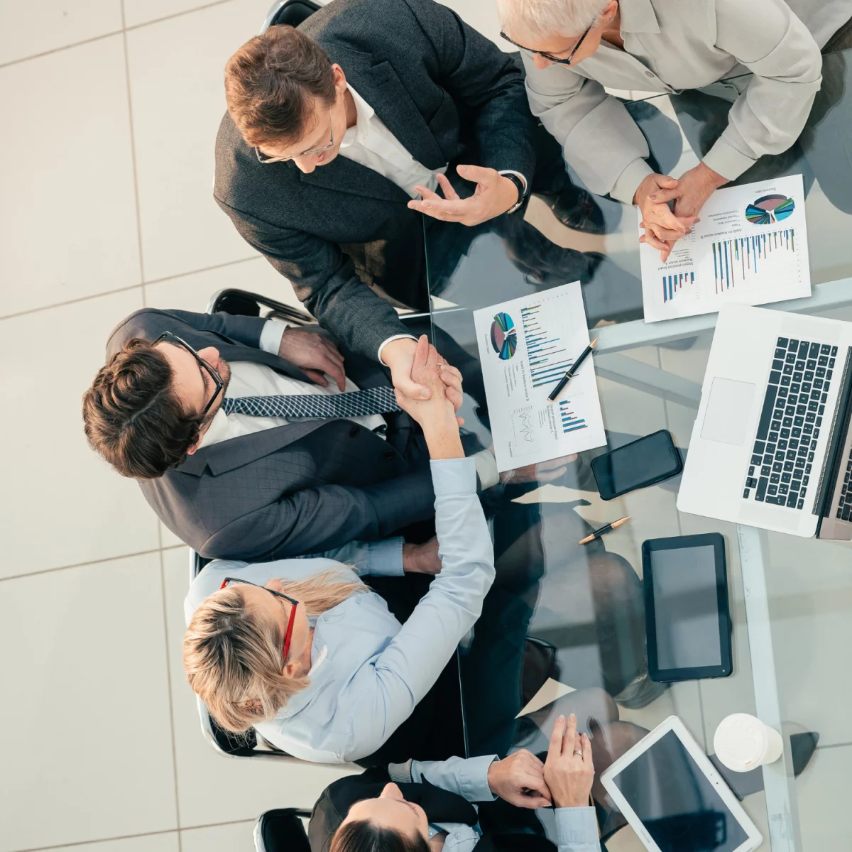 Jeg leter etter informasjon om hvordan jeg kjøper kontorstoler